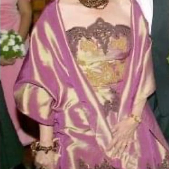 Gorgeous Jovani dress. Excellent condition. Comes with a matching scarf. - Picture 3 of 16